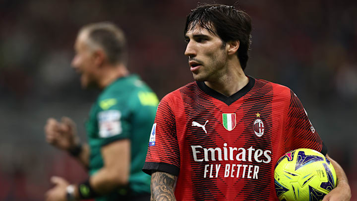 Tonali nunca atuou em um clube fora da Itália. Tonali nunca atuou em um clube fora da Itália.