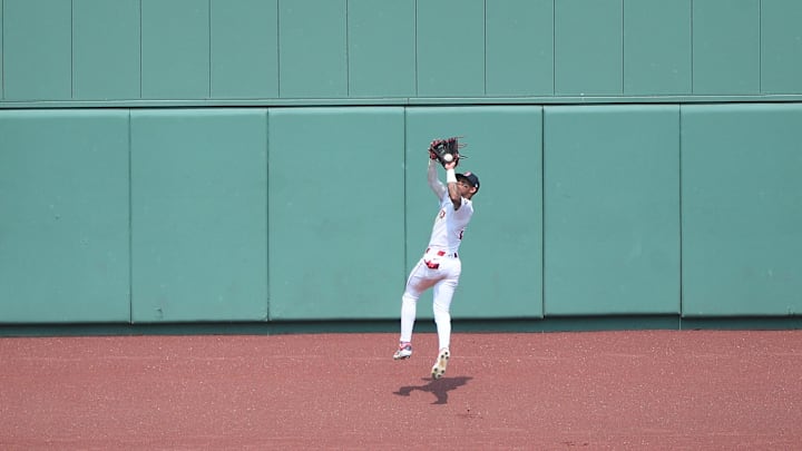 Aug 3, 2025; Boston, Massachusetts, USA; Boston Red Sox center fielder Ceddanne Rafaela (3) makes a catch for an out during the eighth inning against the Houston Astros at Fenway Park. Mandatory Credit: Bob DeChiara-Imagn Images Aug 3, 2025; Boston, Massachusetts, USA; Boston Red Sox center fielder Ceddanne Rafaela (3) makes a catch for an out during the eighth inning against the Houston Astros at Fenway Park. Mandatory Credit: Bob DeChiara-Imagn Images