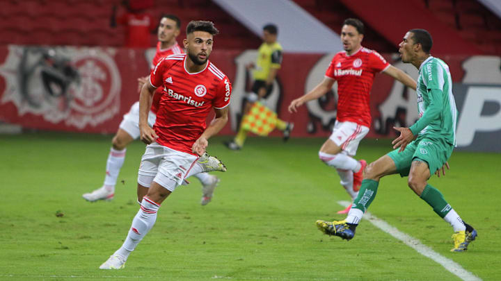 Yuri Alberto comanda o ataque vermelho no Jaconi