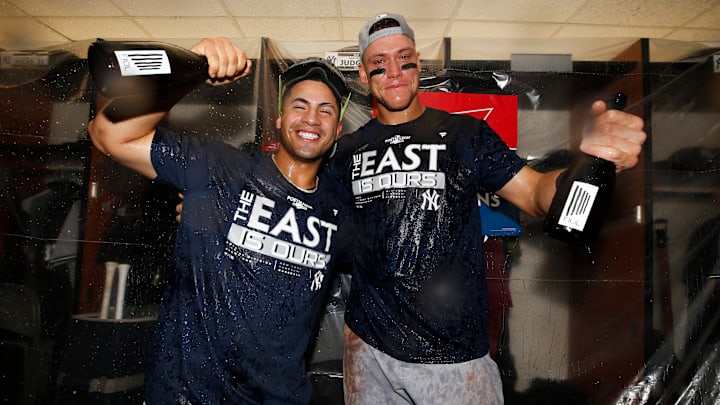 Gleyber Torres (izquierda) está en el mercado por los Yankees 