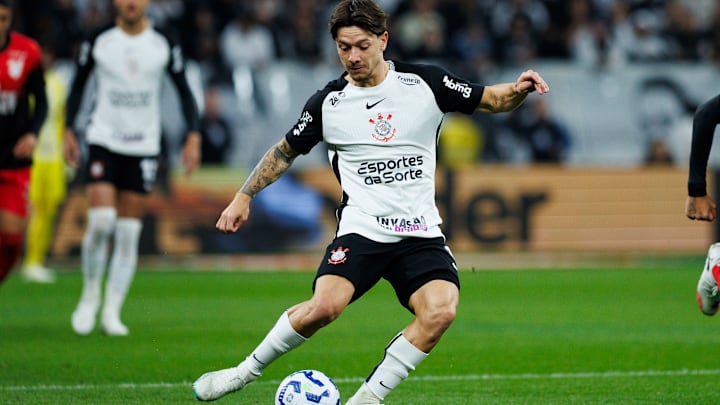 Rodrigo Garro pode retornar ao time do Corinthians contra o Santos