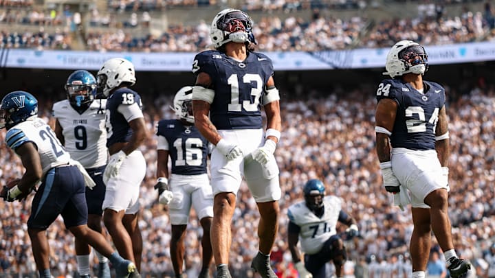 Penn State football linebackers Tony Rojas and Amare Campbell