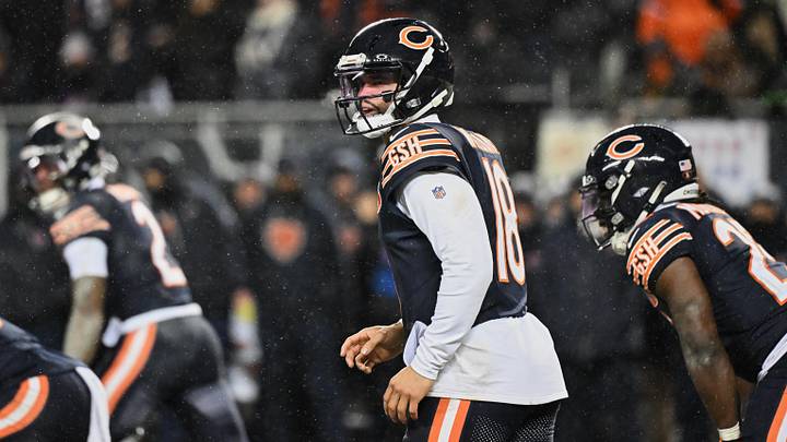 Chicago Bears QB Caleb Williams calls the snap count from shotgun formation. Mandatory Credit: Matt Marton-Imagn Images Chicago Bears QB Caleb Williams calls the snap count from shotgun formation. Mandatory Credit: Matt Marton-Imagn Images