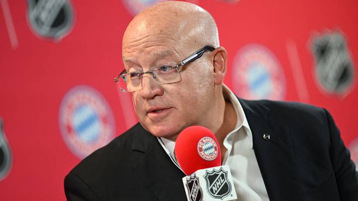Bayern Munich chief marketing and sales officer Rouven Kasper and NHL deputy commissioner Bill Daly meet in Munich - Saebener Strasse, Munich, Germany - August 20, 2026 NHL deputy commissioner Bill Daly during a press conference REUTERS/Angelika Warmuth