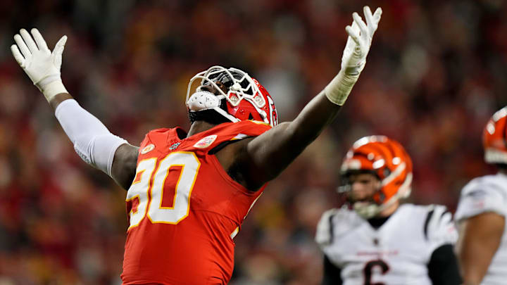 Kansas City Chiefs defensive end Charles Omenihu (90) celebrates a sack of Cincinnati Bengals