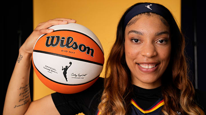 Saxton follows in her teammates' footsteps, becomes fifth member of Fever roster with ties to the league