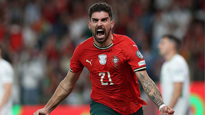 Rúben Neves bagged a last-gasp winner for Portugal against Ireland.