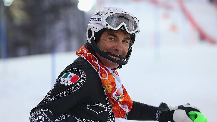 Hubertus von Hohenlohe en traje de charro en Juegos Olímpicos de Invierno. Hubertus von Hohenlohe en traje de charro en Juegos Olímpicos de Invierno.