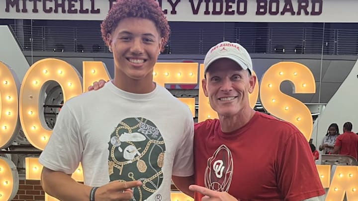 Zane Rowe and Oklahoma head coach Brent Venables