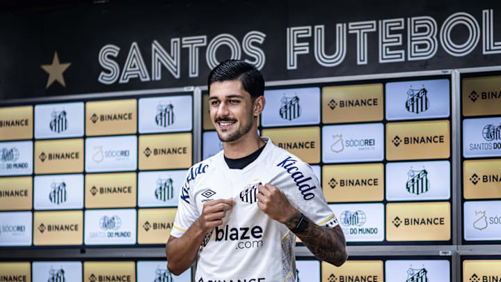 Defensor tem 26 anos e foi revelado no Paraná Clube