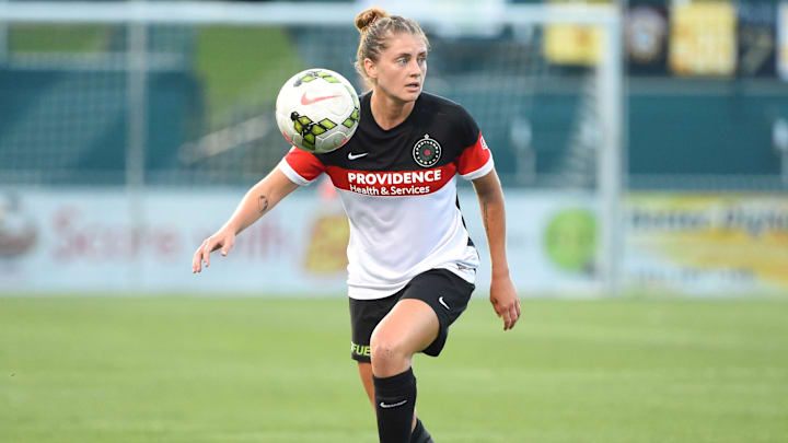 Sinead Farrelly returns to the NWSL. 