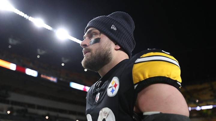 Pittsburgh Steelers tight end Pat Freiermuth (88) looks on while walking off the field after falling 30-6 to the Houston Texans during the NFL Wild Card game at Acrisure Stadium in Pittsburgh, PA on January 12, 2026. Pittsburgh Steelers tight end Pat Freiermuth (88) looks on while walking off the field after falling 30-6 to the Houston Texans during the NFL Wild Card game at Acrisure Stadium in Pittsburgh, PA on January 12, 2026.