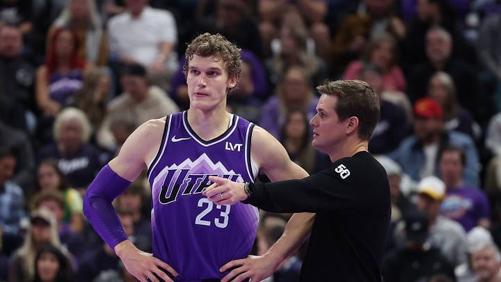 Nov 17, 2023; Salt Lake City, Utah, USA; Utah Jazz forward Lauri Markkanen (23) and head coach Will Hardy speak while the Phoenix Suns shoot free throws in the fourth quarter at Delta Center. Mandatory Credit: Rob Gray-USA TODAY Sports Nov 17, 2023; Salt Lake City, Utah, USA; Utah Jazz forward Lauri Markkanen (23) and head coach Will Hardy speak while the Phoenix Suns shoot free throws in the fourth quarter at Delta Center. Mandatory Credit: Rob Gray-USA TODAY Sports