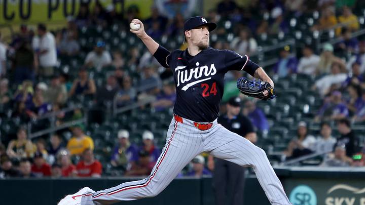 Aug 26, 2026; West Sacramento, California, USA; Minnesota Twins pitcher Jeff Hoffman (24) throws a pitch against the Athletics during the eighth inning at Sutter Health Park. Mandatory Credit: Dennis Lee-Imagn Images Aug 26, 2026; West Sacramento, California, USA; Minnesota Twins pitcher Jeff Hoffman (24) throws a pitch against the Athletics during the eighth inning at Sutter Health Park. Mandatory Credit: Dennis Lee-Imagn Images