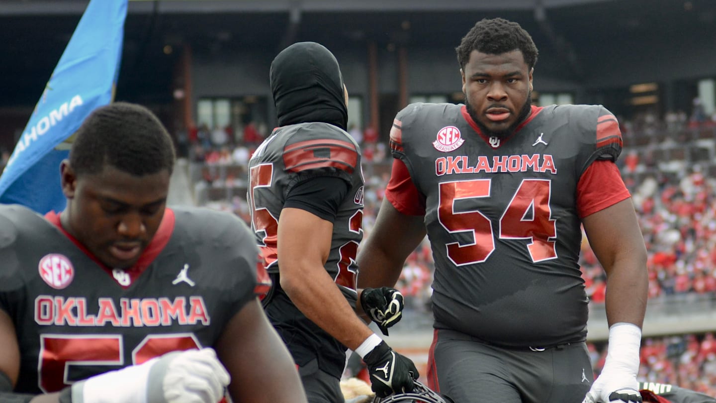 Oklahoma OL Febechi Nwaiwu Wins Shrine Bowl Pat Tillman Award