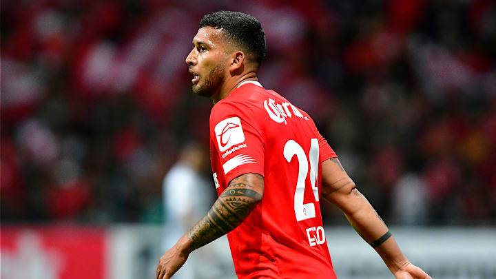 Juan Escobar no entra en planes de Cruz Azul