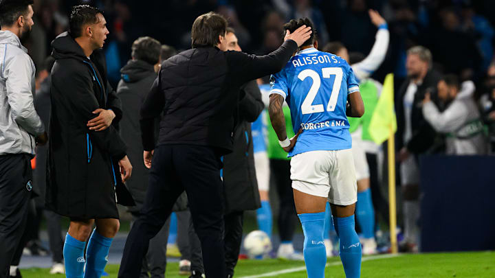 Antonio Conte, head coach of SSC Napoli greets Alisson