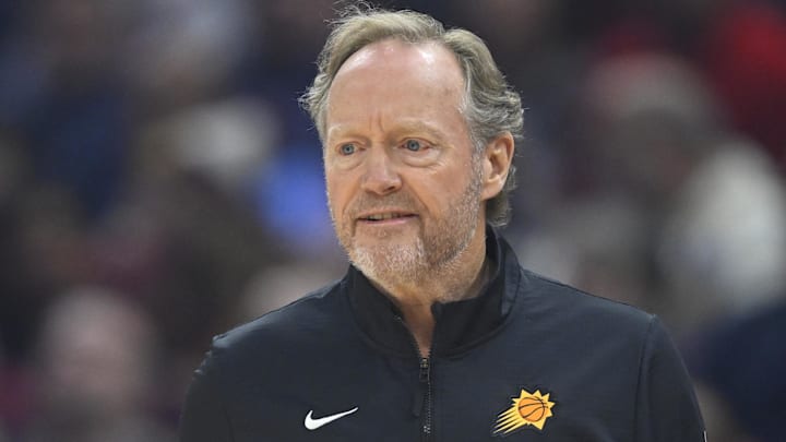 Mike Budenholzer during the Suns' 118–92 loss to the Cavaliers on Jan. 20, 2025.