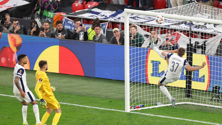 Micky van de Ven a empêché Manchester United de marquer.