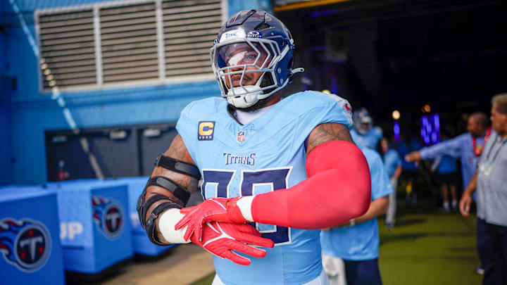 Tennessee Titans defensive tackle Jeffery Simmons (98) heads out for warmups before the game against the Indianapolis Colts at Nissan Stadium in Nashville, Tenn., Sunday, Sept. 21, 2025. Tennessee Titans defensive tackle Jeffery Simmons (98) heads out for warmups before the game against the Indianapolis Colts at Nissan Stadium in Nashville, Tenn., Sunday, Sept. 21, 2025.