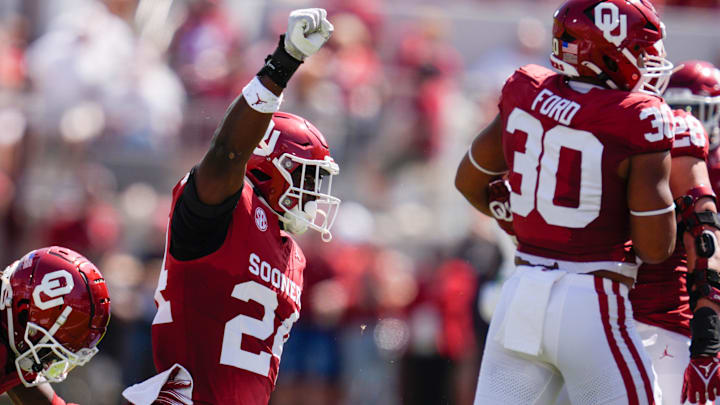 Oklahoma Sooners linebacker Samuel Omosigho Oklahoma Sooners linebacker Samuel Omosigho