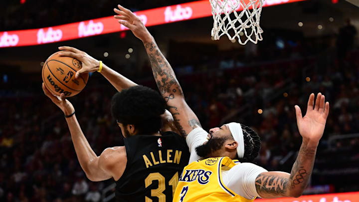 Oct 30, 2024; Cleveland, Ohio, USA; Cleveland Cavaliers center Jarrett Allen (31) goes for a rebound against Los Angeles Lakers center Anthony Davis (3) during the second half at Rocket Mortgage FieldHouse. Mandatory Credit: Ken Blaze-Imagn Images Oct 30, 2024; Cleveland, Ohio, USA; Cleveland Cavaliers center Jarrett Allen (31) goes for a rebound against Los Angeles Lakers center Anthony Davis (3) during the second half at Rocket Mortgage FieldHouse. Mandatory Credit: Ken Blaze-Imagn Images
