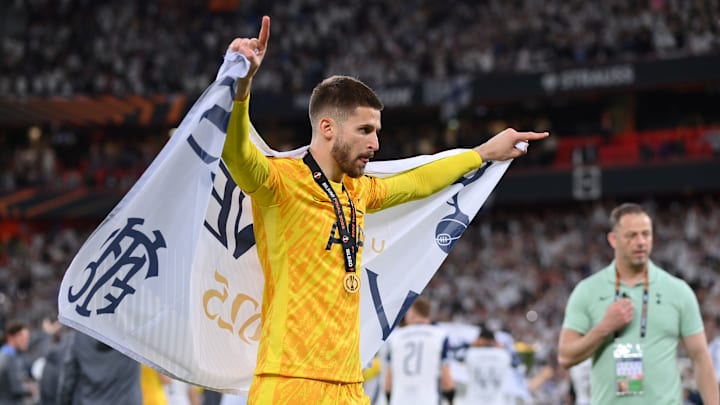 Spurs are reportedly open to selling number one goalkeeper Guglielmo Vicario.