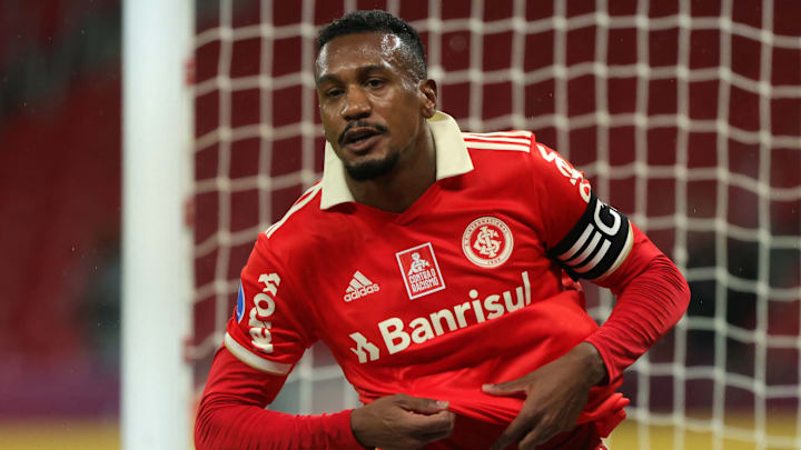 Edenilson abriu o placar em Goiânia Edenilson abriu o placar em Goiânia