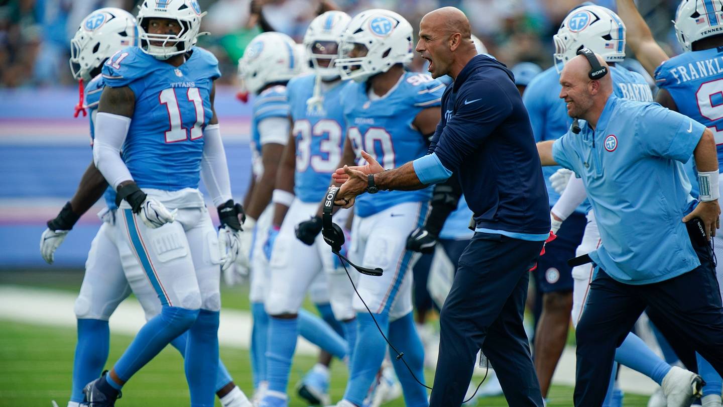 Titans Mill: Doubts About Robert Saleh's Defense Persist After Week 2 Loss to Eagles