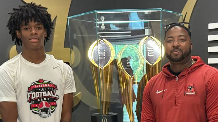 Braylen Gibbs and Alabama DBs coach Mo Linguist Braylen Gibbs and Alabama DBs coach Mo Linguist