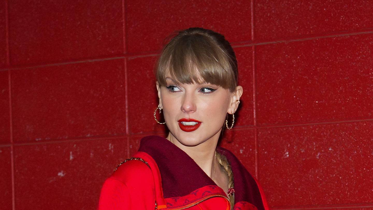 Taylor Swift gives Chiefs heiress Ava Hunt special gift