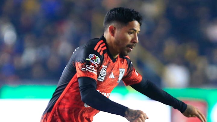 Javier Aquino será baja varias semanas