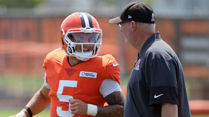 Cleveland Browns quarterback Dillon Gabriel (5) chats with quarterbacks coach Bill Musgrave during NFL training camp at CrossCountry Mortgage Campus, Friday, Aug. 1, 2025, in Berea, Ohio.