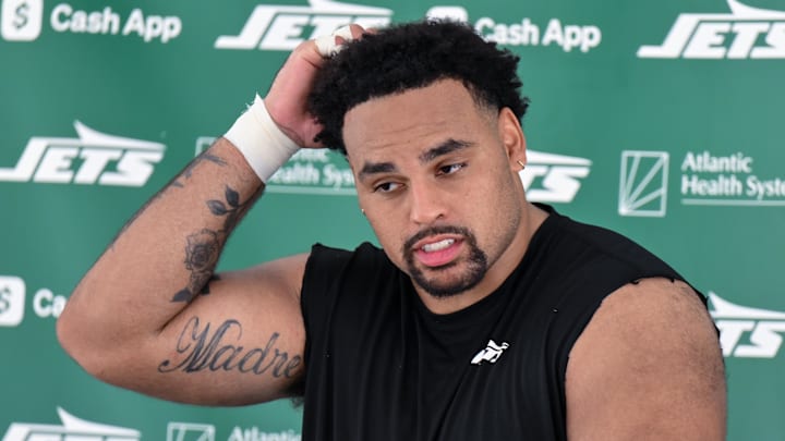 New York Jets guard Alijah Vera-Tucker (75) 