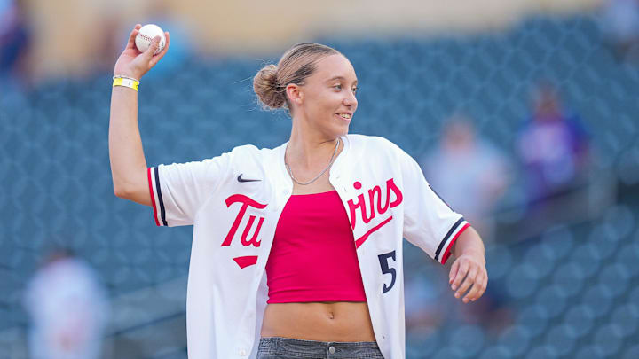 Paige Bueckers, Caitlin Clark, and VJ Edgecombe have auto inserts in the new 2026 Donruss Baseball.