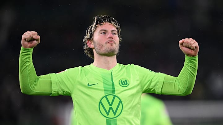 VfL Wolfsburg v Holstein Kiel - Bundesliga
