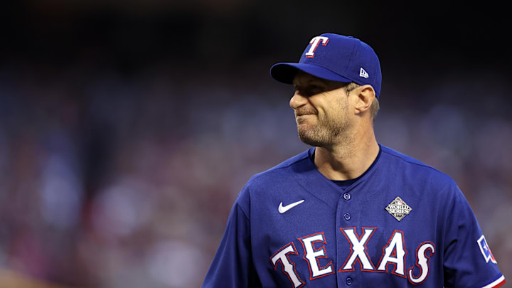World Series - Texas Rangers v Arizona Diamondbacks - Game Three