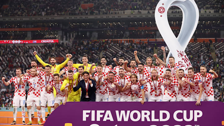 O pódio ficou colorido de xadrez após a vitória da Croácia