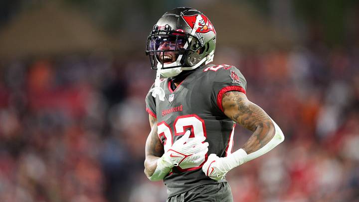 Dec 18, 2022; Tampa, Florida, USA; Tampa Bay Buccaneers cornerback Sean Murphy-Bunting (23) reacts after a play against the Cincinnati Bengals in the third quarter at Raymond James Stadium. Mandatory Credit: Nathan Ray Seebeck-USA TODAY Sports Dec 18, 2022; Tampa, Florida, USA; Tampa Bay Buccaneers cornerback Sean Murphy-Bunting (23) reacts after a play against the Cincinnati Bengals in the third quarter at Raymond James Stadium. Mandatory Credit: Nathan Ray Seebeck-USA TODAY Sports