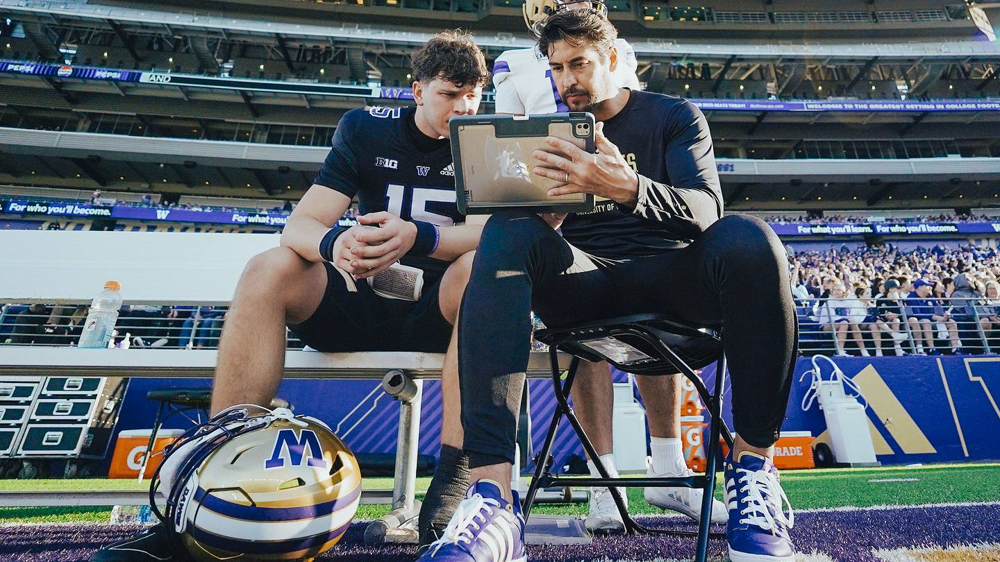 JP Losman Is Huskies' QB Resource Behind The Scenes