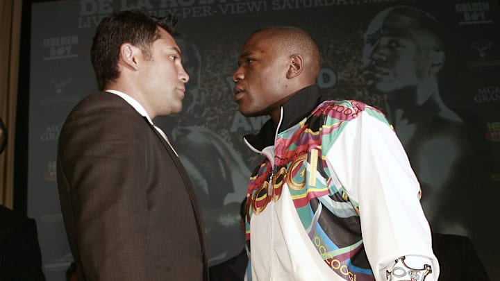 Óscar De La Hoya quiere una revancha con Floyd Mayweather