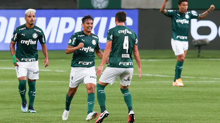 Gustavo Scarpa já deu 11 assistências neste Campeonato Brasileirão. São 18 passes para gol na temporada.