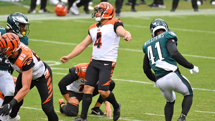 Sep 27, 2020; Philadelphia, Pennsylvania, USA; Cincinnati Bengals kicker Randy Bullock (4) watches his 25-yard field goal against the Philadelphia Eagles during the fourth quarter at Lincoln Financial Field. Mandatory Credit: Eric Hartline-Imagn Images Sep 27, 2020; Philadelphia, Pennsylvania, USA; Cincinnati Bengals kicker Randy Bullock (4) watches his 25-yard field goal against the Philadelphia Eagles during the fourth quarter at Lincoln Financial Field. Mandatory Credit: Eric Hartline-Imagn Images