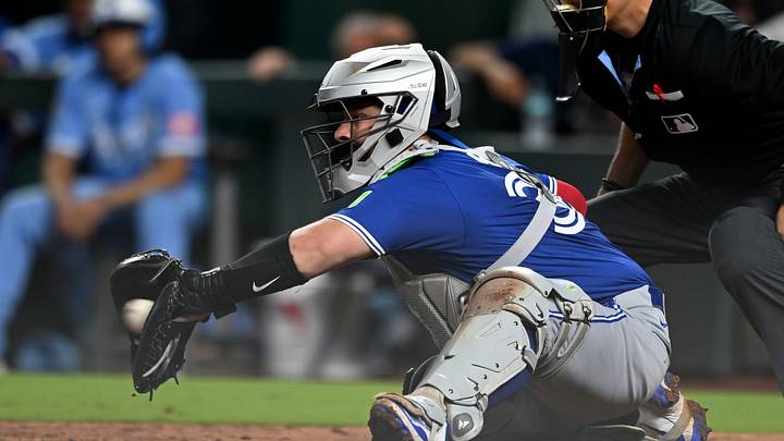 Alejandro Kirk, catcher de los Blue Jays de Toronto, es un maestro de la zona de strikes Alejandro Kirk, catcher de los Blue Jays de Toronto, es un maestro de la zona de strikes