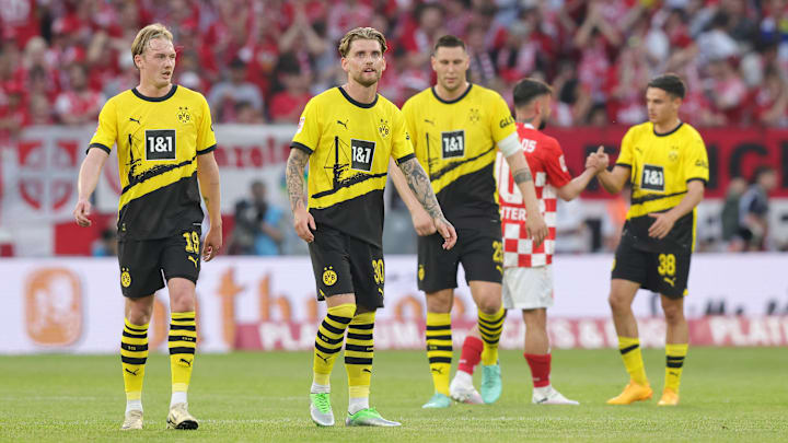 Ole Pohlmann (Mitte) spielte gegen Mainz 05 auf