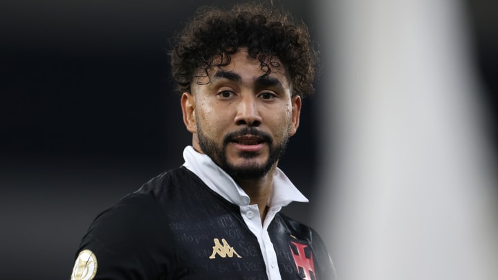 Dimitri Payet esteve em campo nos 90 minutos no último jogo do Vasco