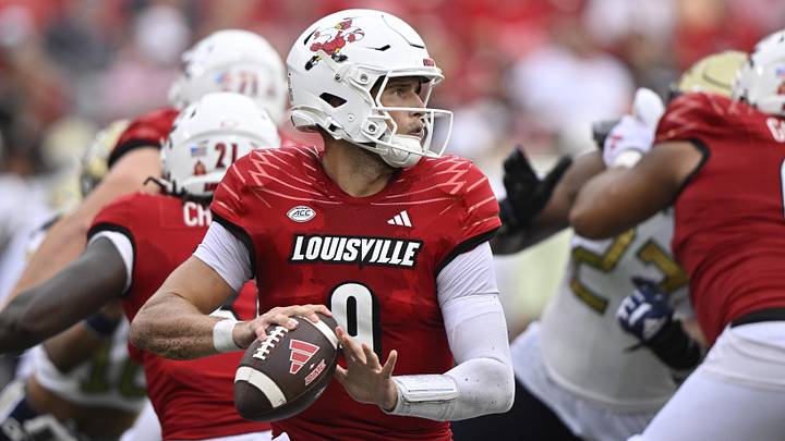 Sep 21, 2024; Louisville, Kentucky, USA;  Louisville Cardinals quarterback Tyler Shough (9) looks to pass against the Georgia Tech Yellow Jackets during the second half at L&N Federal Credit Union Stadium. Louisville defeated Georgia Tech 31-19. Mandatory Credit: Jamie Rhodes-Imagn Images
