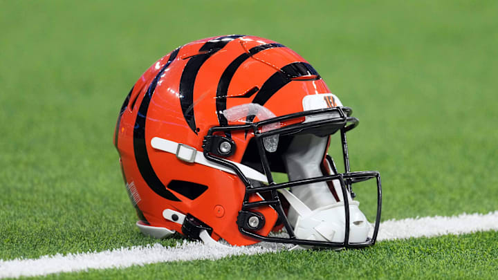 Nov 17, 2024; Inglewood, California, USA; A Cincinnati Bengals Riddell Speedflex helmet on the field at SoFi Stadium. Mandatory Credit: Kirby Lee-Imagn Images Nov 17, 2024; Inglewood, California, USA; A Cincinnati Bengals Riddell Speedflex helmet on the field at SoFi Stadium. Mandatory Credit: Kirby Lee-Imagn Images