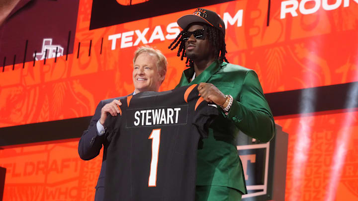 Apr 24, 2025; Green Bay, WI, USA; NFL commissioner Roger Goodell with Texas A&M Aggies defensive end Shemar Stewart after her is selected by the Cincinnati Bengals as the number seventeen pick in the first round of the 2025 NFL Draft at Lambeau Field. Mandatory Credit: Kirby Lee-Imagn Images