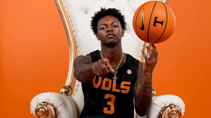 Marquis Clark on his Tennessee Volunteers OV